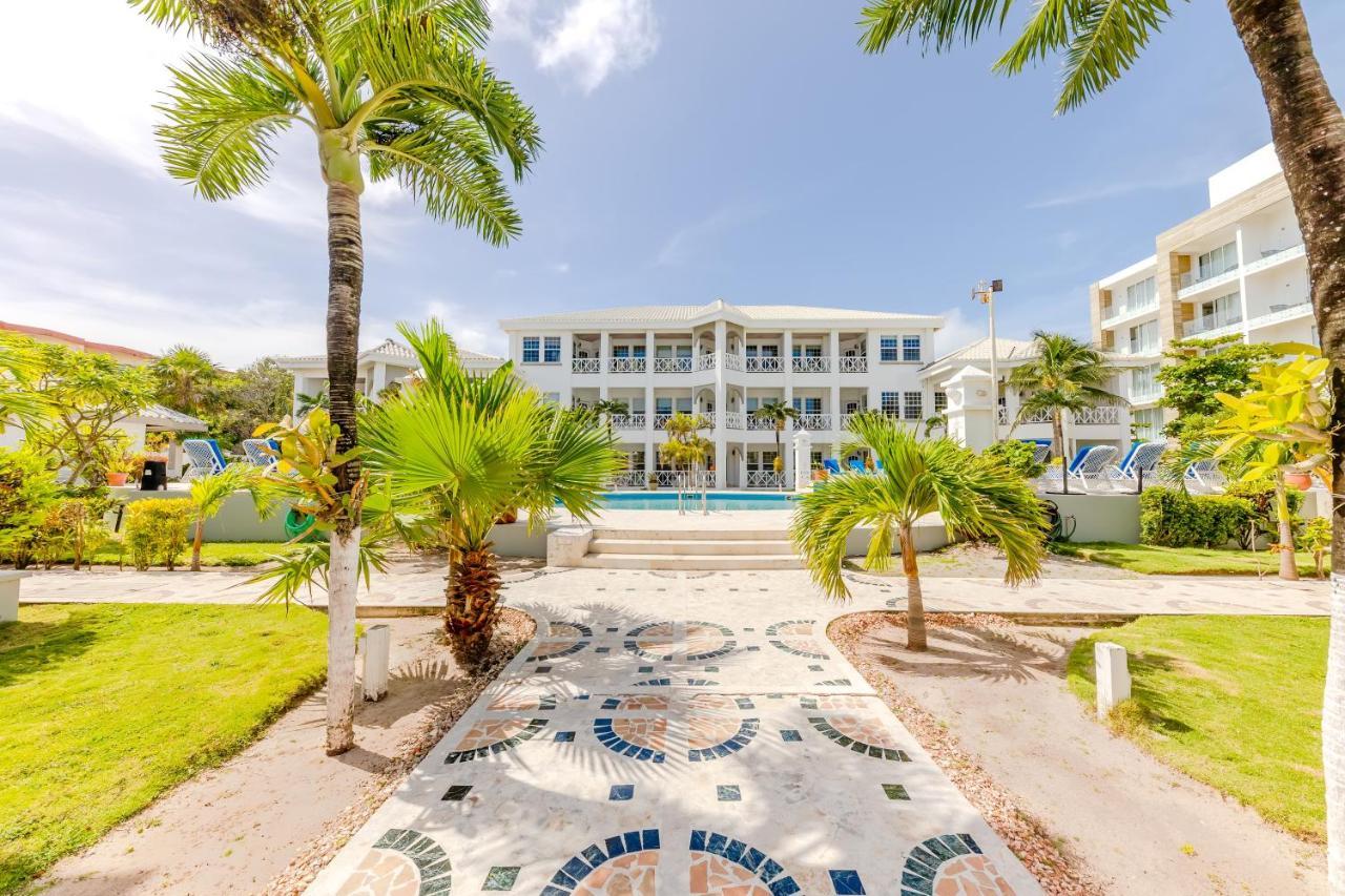 Grand Colony Island Villas San Pedro  Exterior photo