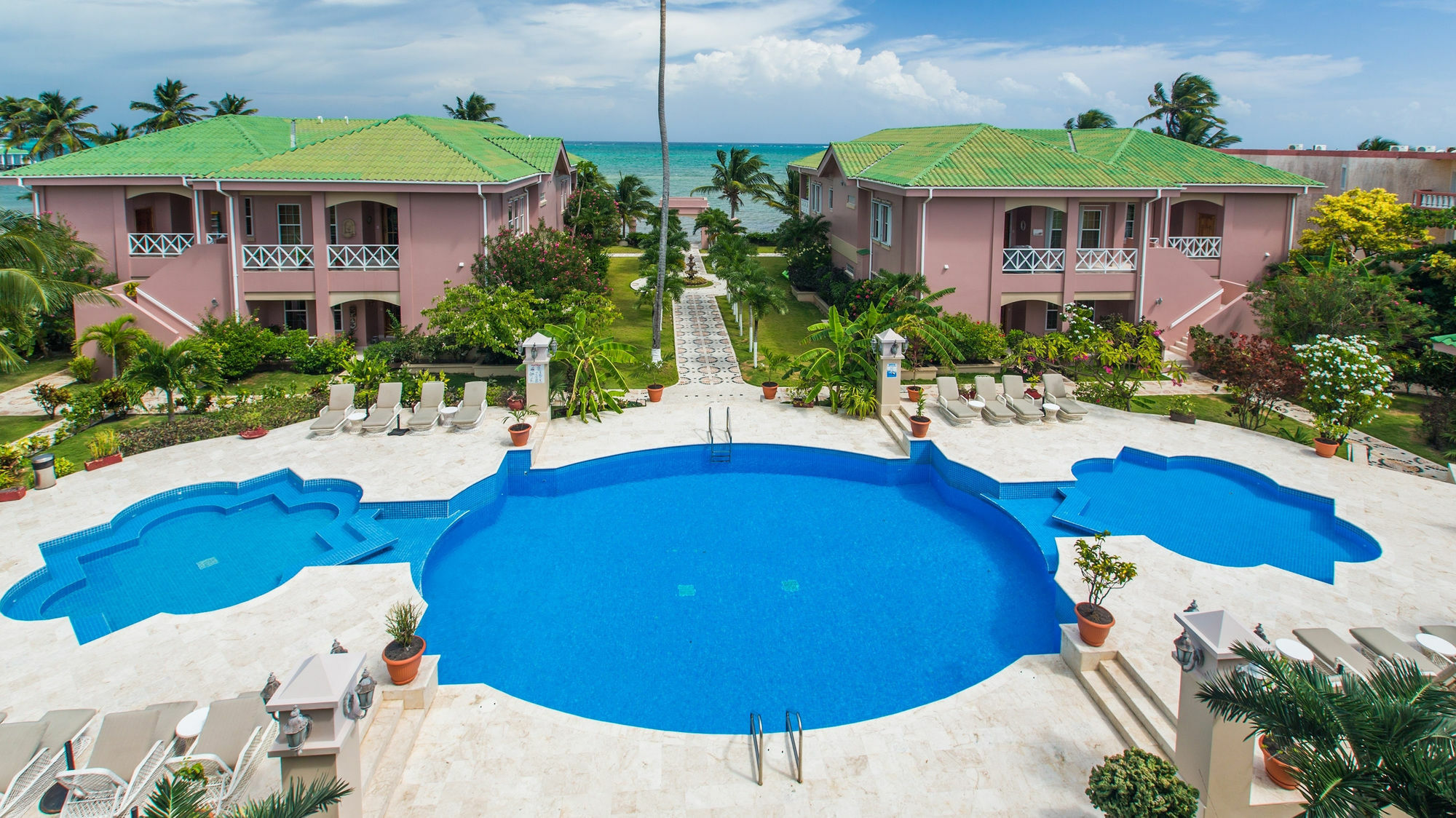 Grand Colony Island Villas San Pedro  Exterior photo