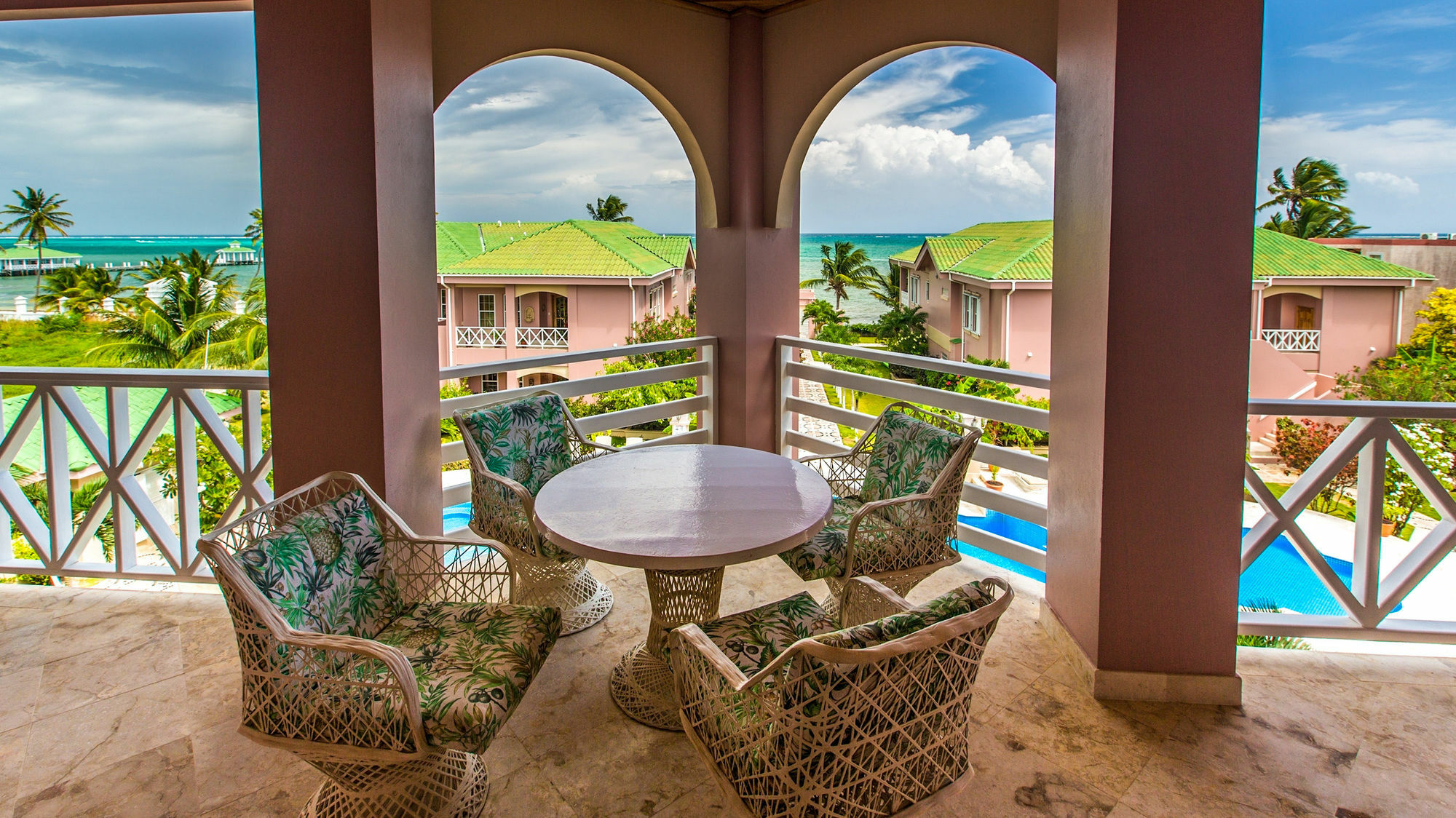 Grand Colony Island Villas San Pedro  Exterior photo