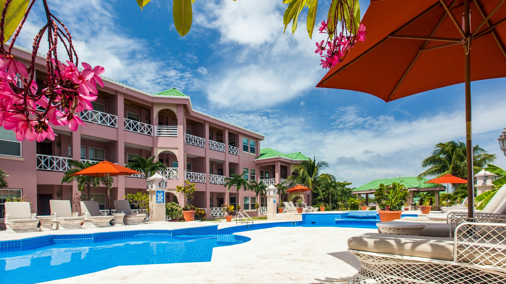 Grand Colony Island Villas San Pedro  Exterior photo