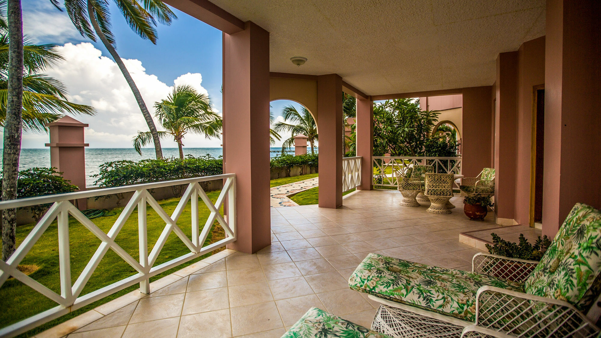 Grand Colony Island Villas San Pedro  Exterior photo
