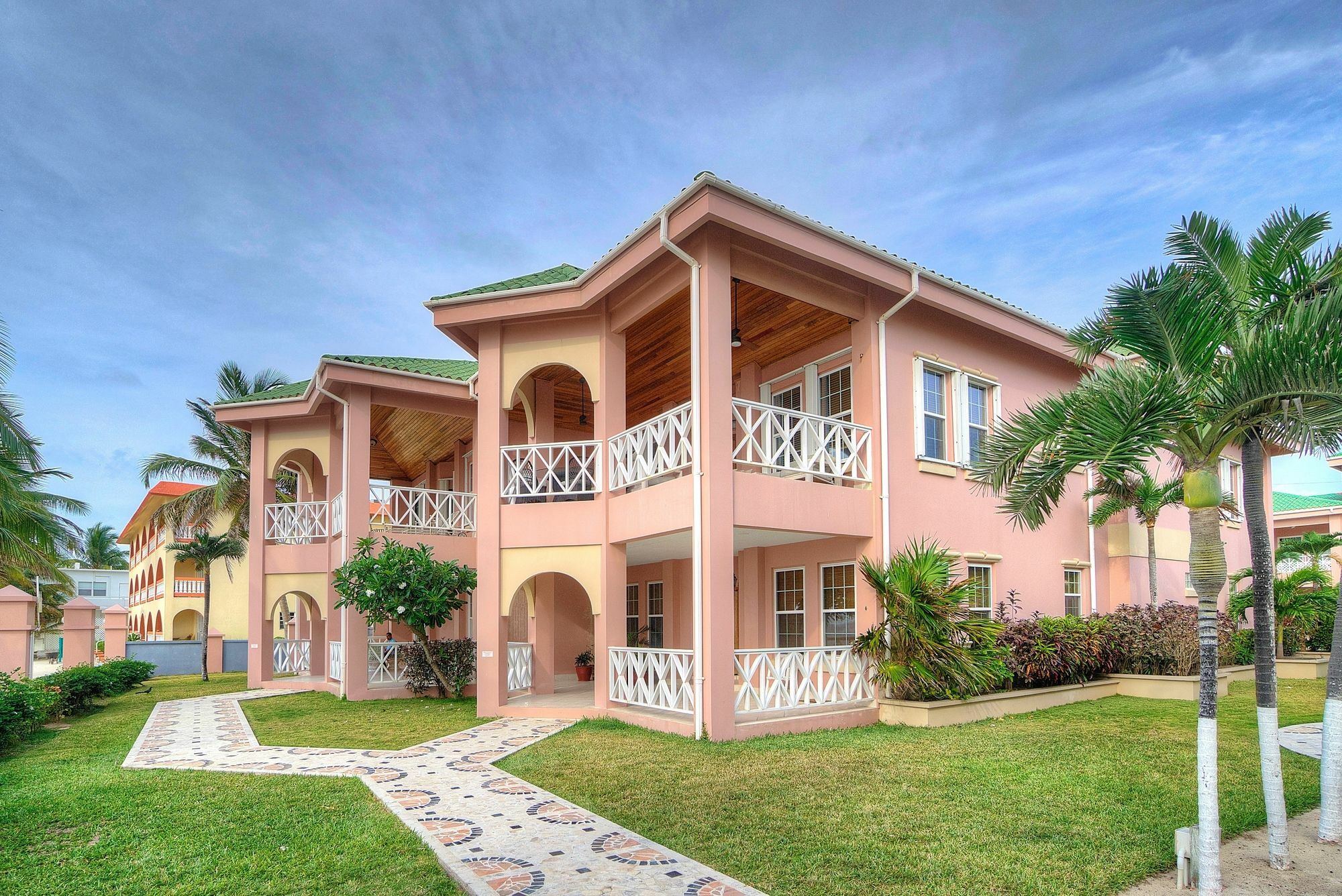 Grand Colony Island Villas San Pedro  Exterior photo